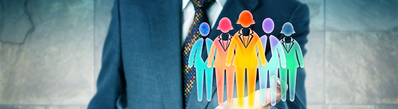 il diversity manager: persone che tiene sulla mano delle proiezioni di persone