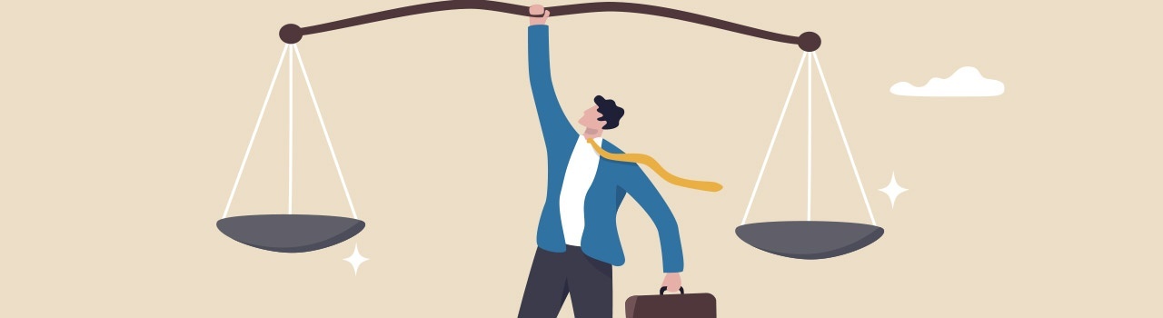 codice etico aziendale: uomo appeso ad una bilancia