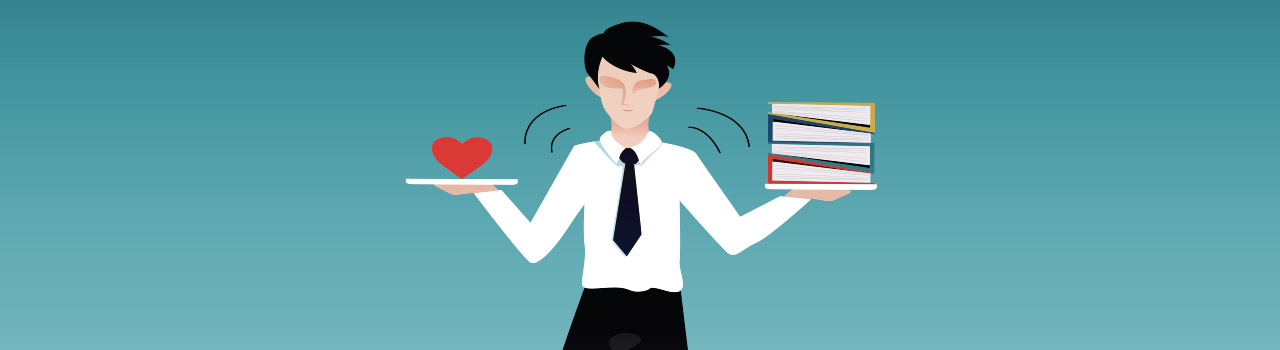 uomo tiene in equilibrio una mela e dei libri, soft skills