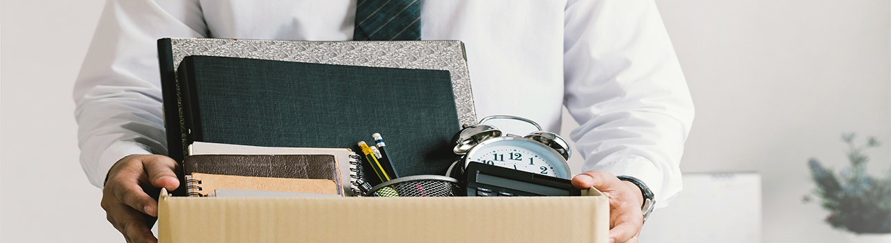 il licenziamento per giustificato motivo oggettivo: lavoratore con una scatola