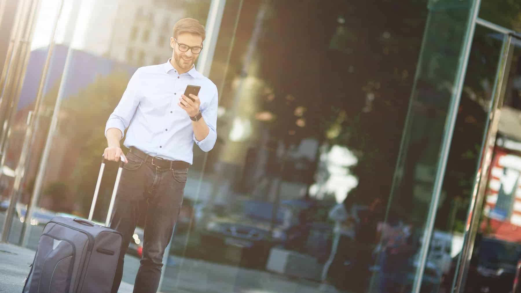 rimborso chilometrico: business man pronto per la trasferta aziendale